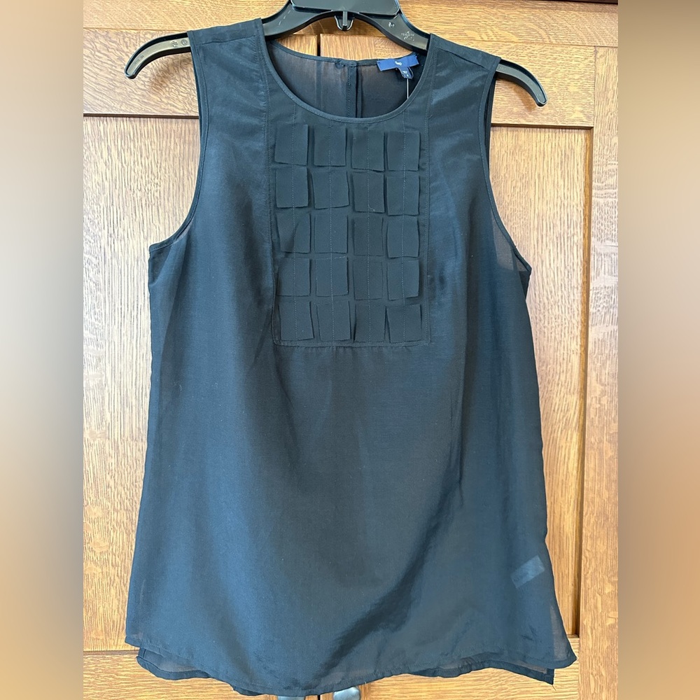NWT Gap Blouse. Black. Small.